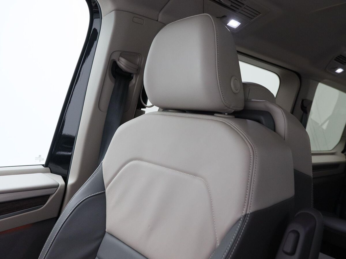 Volkswagen Multivan 1.4 218 Pk eHybrid L2H1 Style 7 Persoons | Full LED | Elektrische Schuifdeuren | Standkachel | Adaptive Cruise | Camera | Leder | 31.421 Km!!