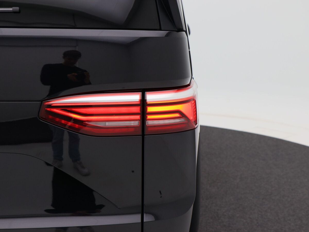 Volkswagen Multivan 1.4 218 Pk eHybrid L2H1 Style 7 Persoons | Full LED | Elektrische Schuifdeuren | Standkachel | Adaptive Cruise | Camera | Leder | 31.421 Km!!