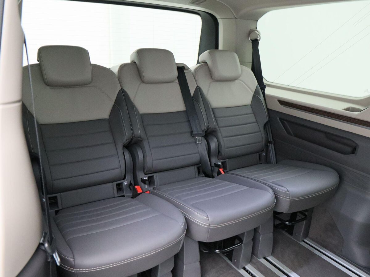 Volkswagen Multivan 1.4 218 Pk eHybrid L2H1 Style 7 Persoons | Full LED | Elektrische Schuifdeuren | Standkachel | Adaptive Cruise | Camera | Leder | 31.421 Km!!