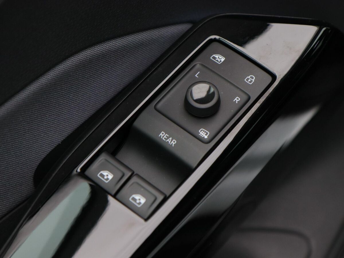 Volkswagen ID.3 First 58 kWh 204 Pk | Climate Controle | Adaptive Cruise | Navigatie | Stoelverwarming | Parkeersensoren | 75.476 Km!!