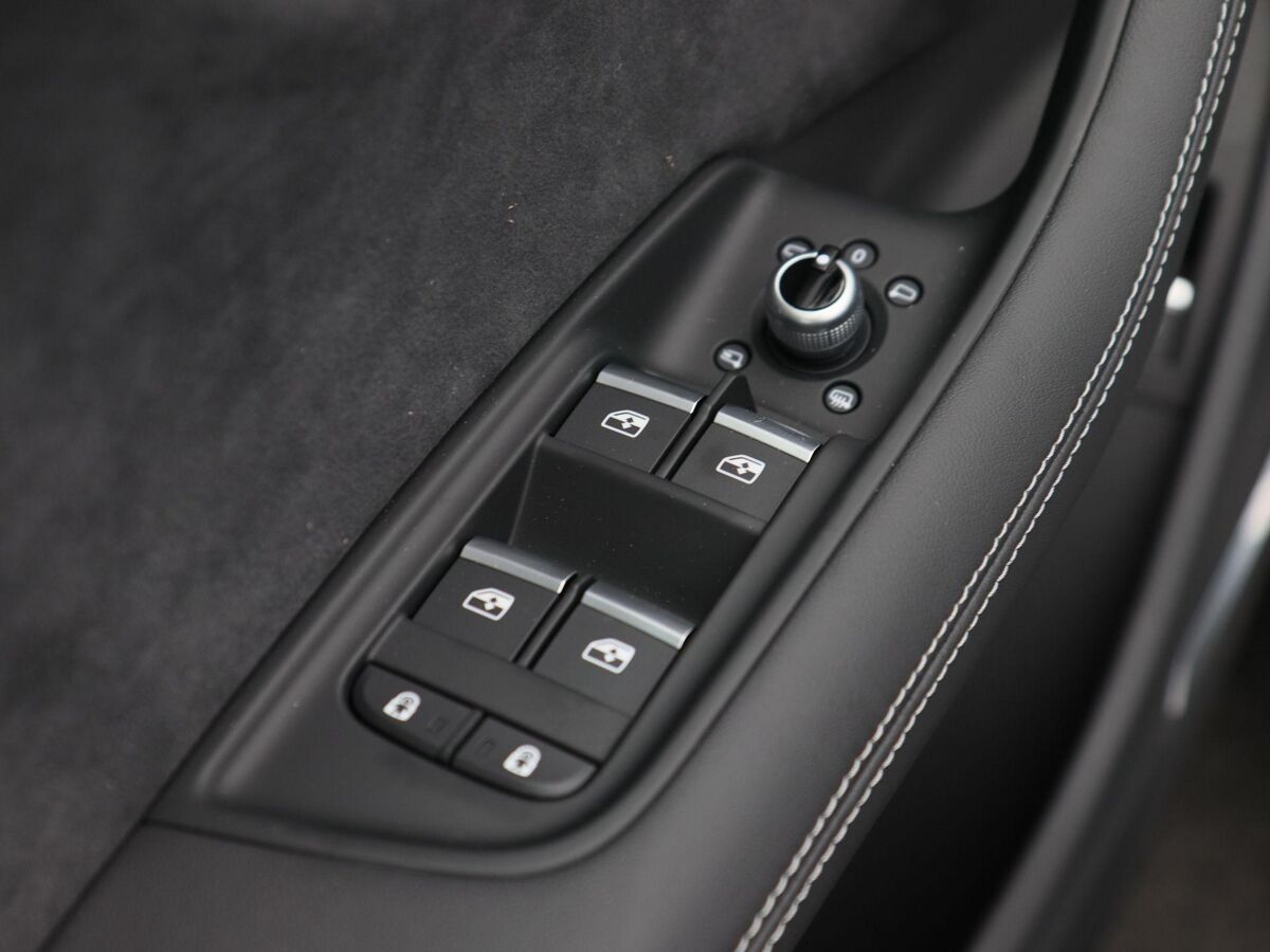 Audi Q7 Pro Line S 55 TFSI e |  394 PK SUV 8 versn. | NU € 6000,- E-PREMIE!!! | Bang & Olufsen 3d | Leder Valcona Sportstoelen | 22 inch | Luchtvering |