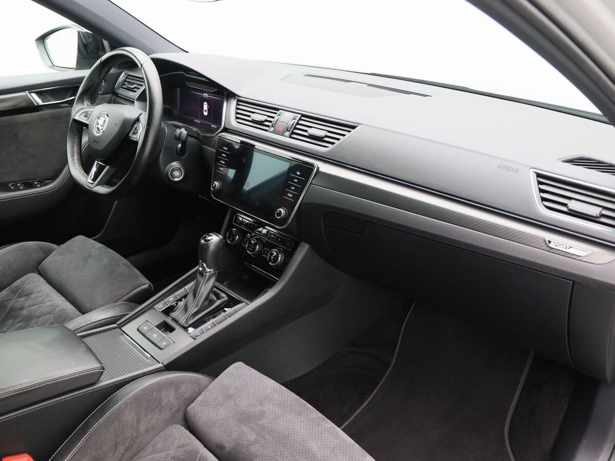 Škoda Superb 1.5 TSi 150 Pk Automaat Sportline Business | Full LED | Navigatie | Trekhaak | Canton Audio | 19 Inch | Steel Grey | Privacy Glass | 59.445 Km!!