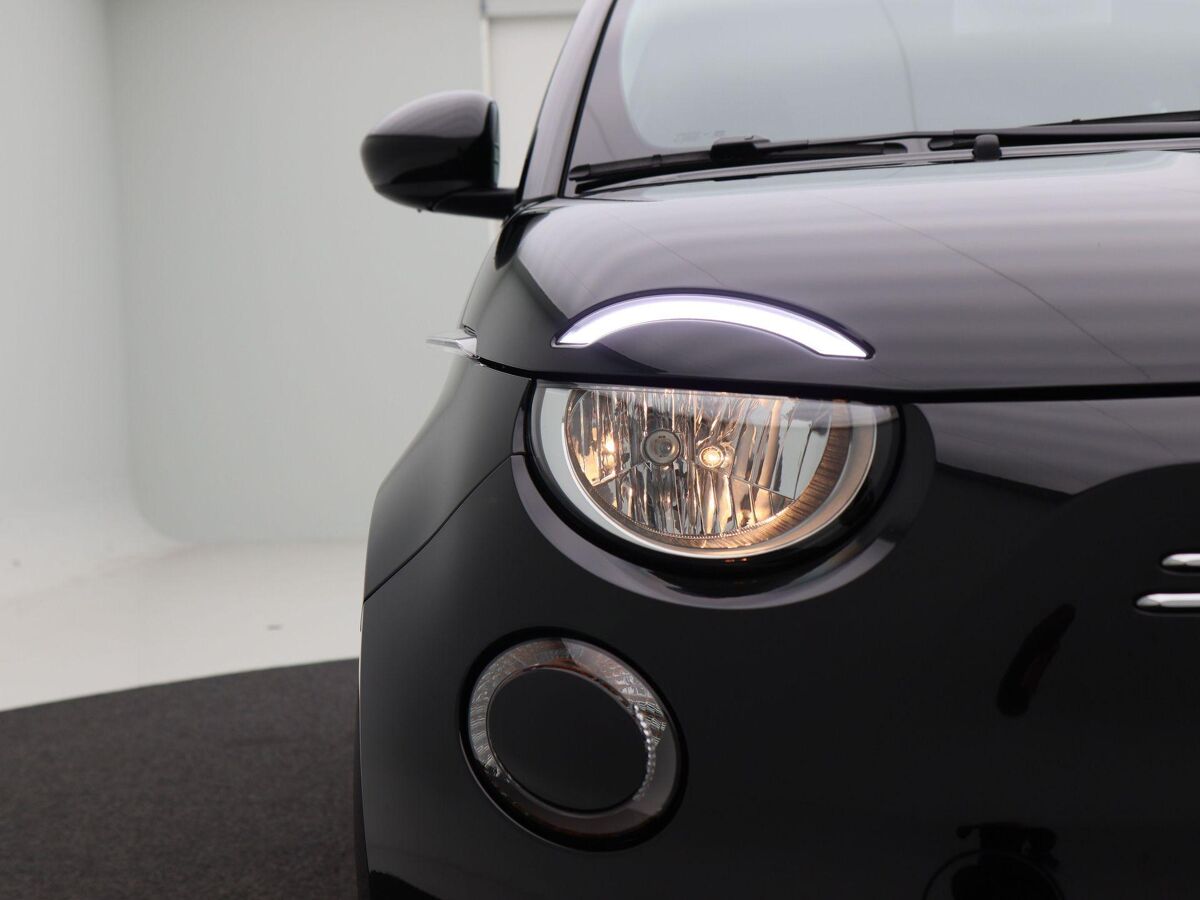 Fiat 500 RED 42 kWh | Cruise Control | Climate Control | Bluetooth | Navigatie | Camera | 25.396 Km!!
