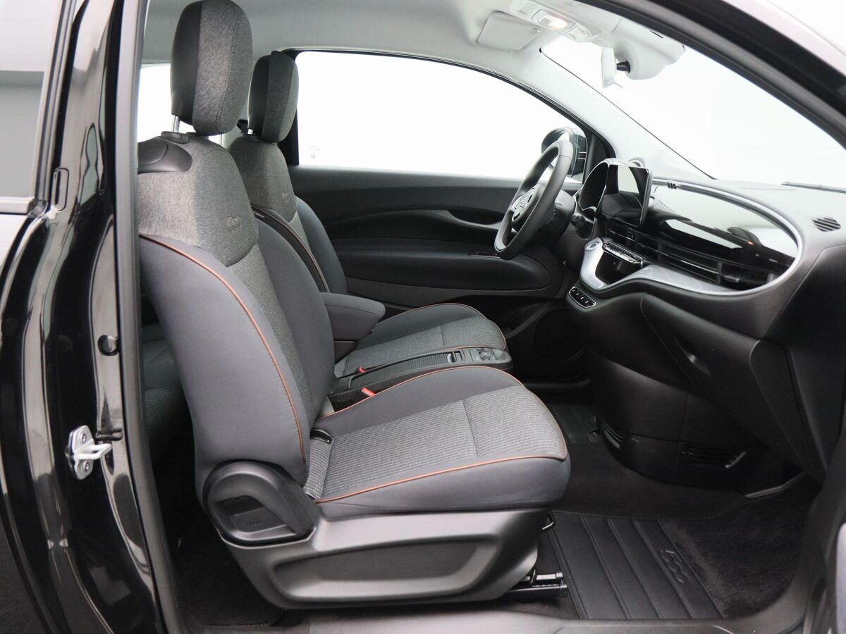 Fiat 500 RED 42 kWh | Cruise Control | Climate Control | Bluetooth | Navigatie | Camera | 25.396 Km!!