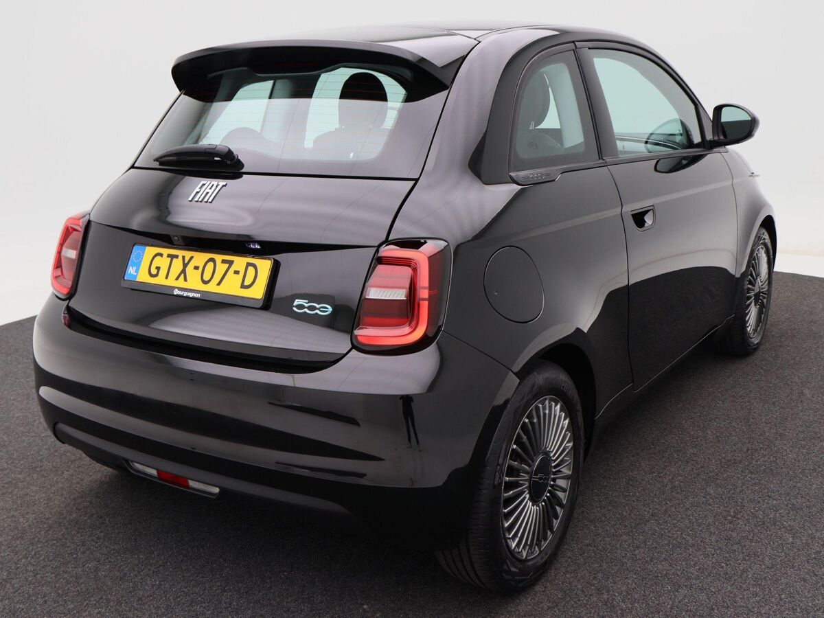 Fiat 500 RED 42 kWh | Cruise Control | Climate Control | Bluetooth | Navigatie | Camera | 25.396 Km!!