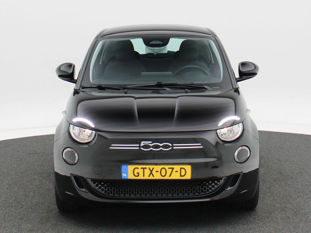Fiat 500 RED 42 kWh | Cruise Control | Climate Control | Bluetooth | Navigatie | Camera | 25.396 Km!!