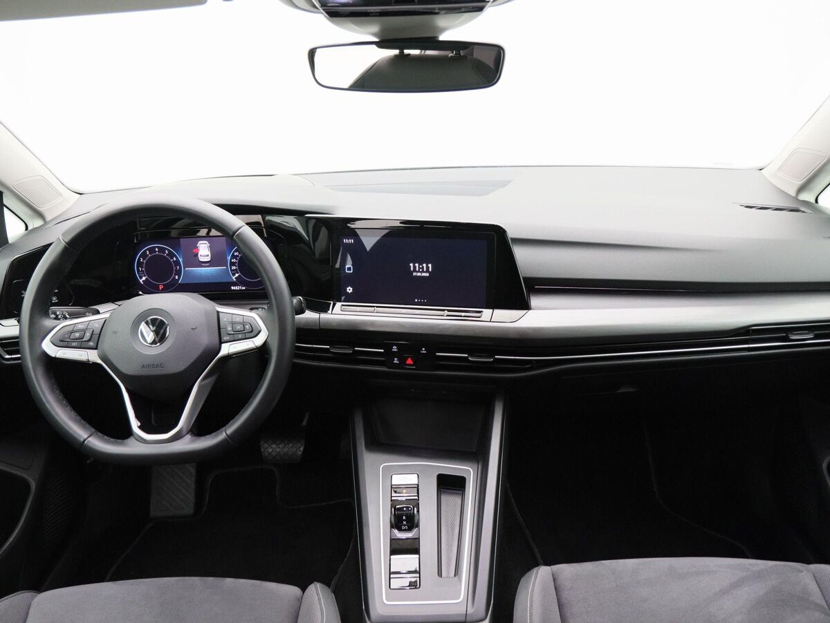 Volkswagen Golf 1.5 eTSi 150 Pk Automaat Style | Full LED | Panoramadak | Trekhaak | 18 Inch | Navigatie | Camera | Privacy Glass | 94.518 Km!!
