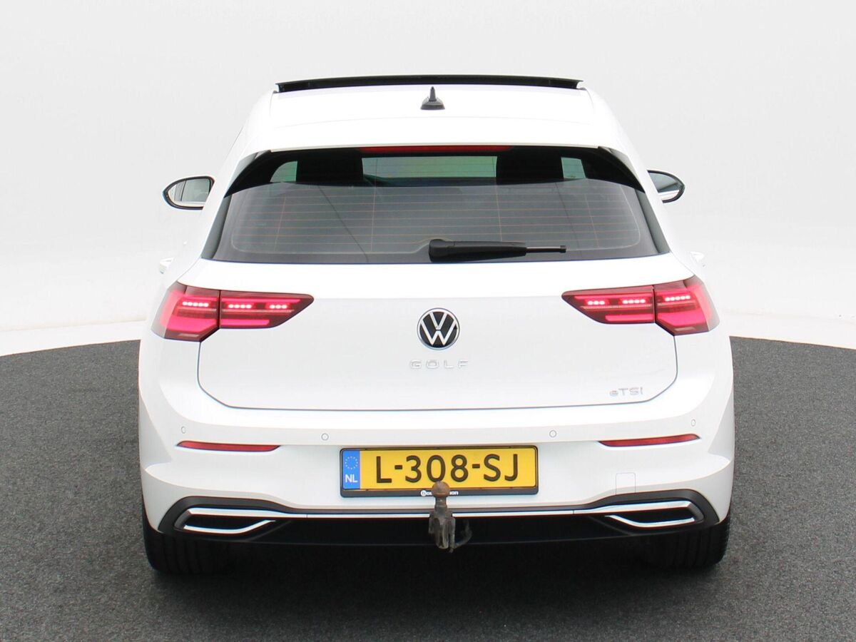 Volkswagen Golf 1.5 eTSi 150 Pk Automaat Style | Full LED | Panoramadak | Trekhaak | 18 Inch | Navigatie | Camera | Privacy Glass | 94.518 Km!!