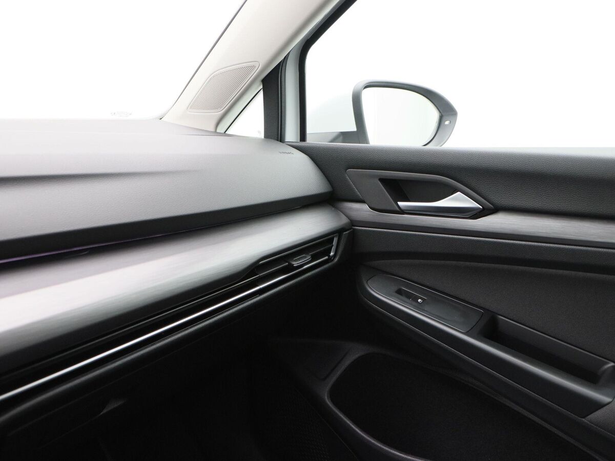 Volkswagen Golf 1.5 eTSi 150 Pk Automaat Style | Full LED | Panoramadak | Trekhaak | 18 Inch | Navigatie | Camera | Privacy Glass | 94.518 Km!!