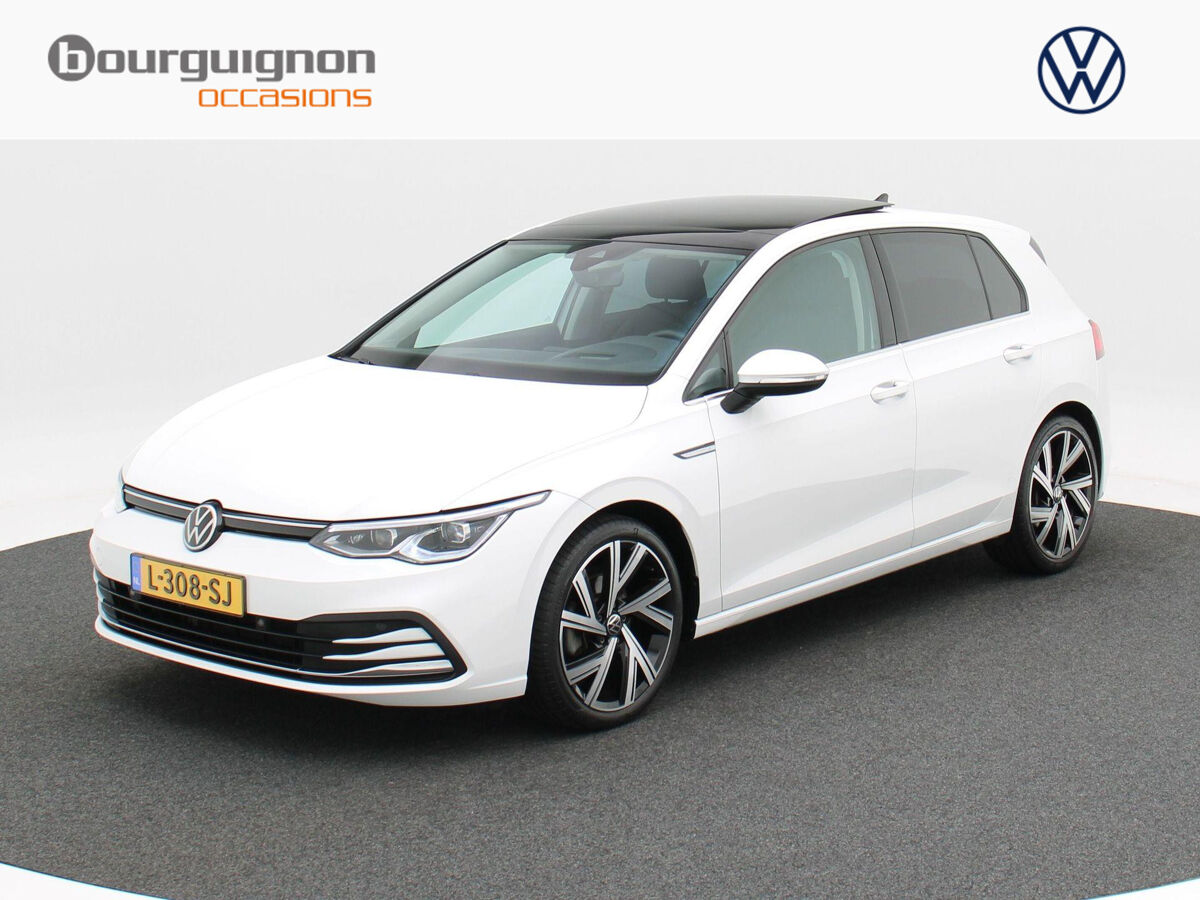 Volkswagen Golf 1.5 eTSi 150 Pk Automaat Style | Full LED | Panoramadak | Trekhaak | 18 Inch | Navigatie | Camera | Privacy Glass | 94.518 Km!!