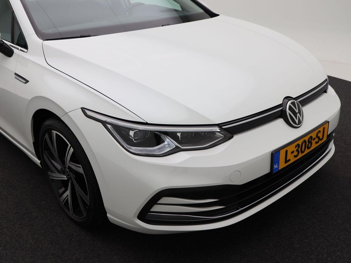 Volkswagen Golf 1.5 eTSi 150 Pk Automaat Style | Full LED | Panoramadak | Trekhaak | 18 Inch | Navigatie | Camera | Privacy Glass | 94.518 Km!!