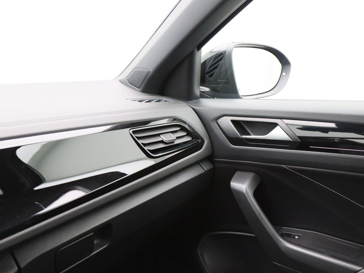 Volkswagen T-Roc 1.5 TSi 150 Pk Automaat R-Line Business | Full LED | Black Style | Panoramadak | Navigatie | Stoelverwarming | Camera | 18 Inch | 22.475 Km!!