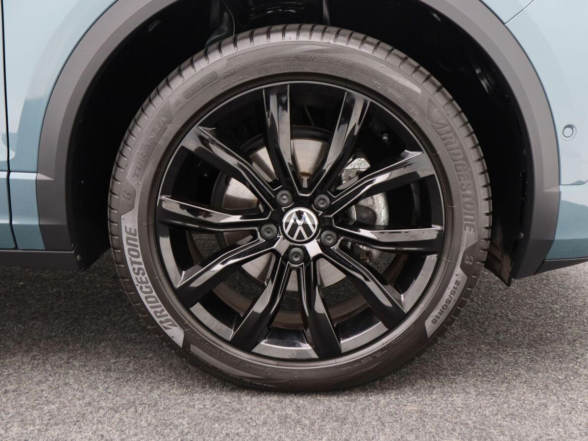 Volkswagen T-Roc 1.5 TSi 150 Pk Automaat R-Line Business | Full LED | Black Style | Panoramadak | Navigatie | Stoelverwarming | Camera | 18 Inch | 22.475 Km!!