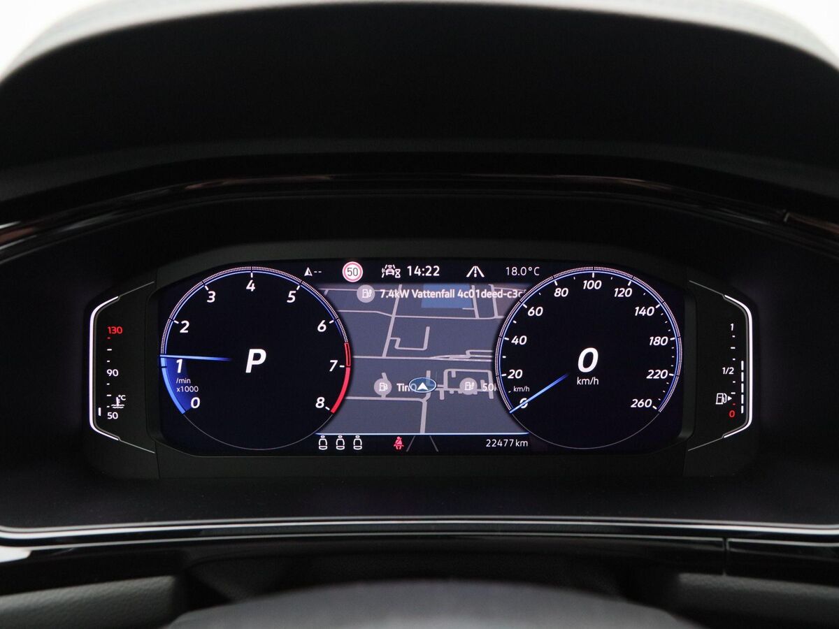 Volkswagen T-Roc 1.5 TSi 150 Pk Automaat R-Line Business | Full LED | Black Style | Panoramadak | Navigatie | Stoelverwarming | Camera | 18 Inch | 22.475 Km!!