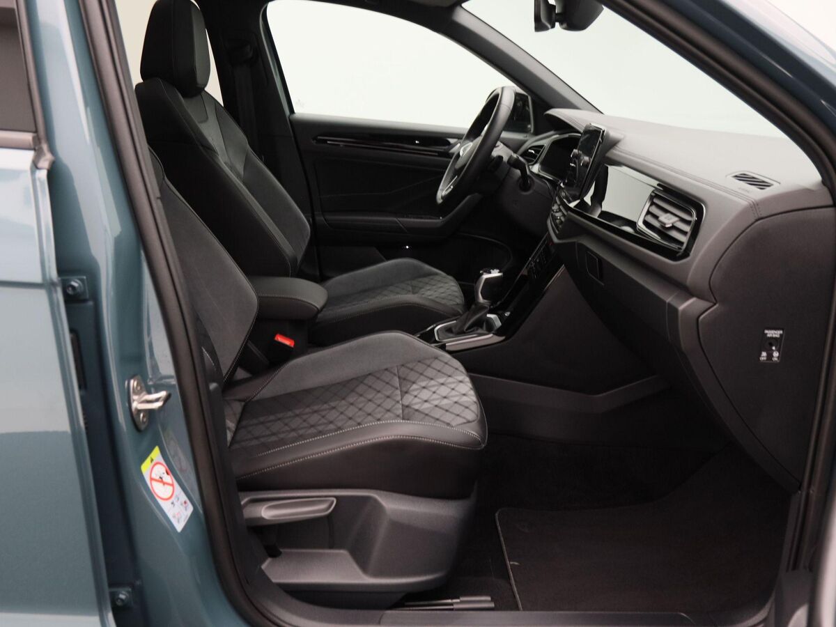 Volkswagen T-Roc 1.5 TSi 150 Pk Automaat R-Line Business | Full LED | Black Style | Panoramadak | Navigatie | Stoelverwarming | Camera | 18 Inch | 22.475 Km!!