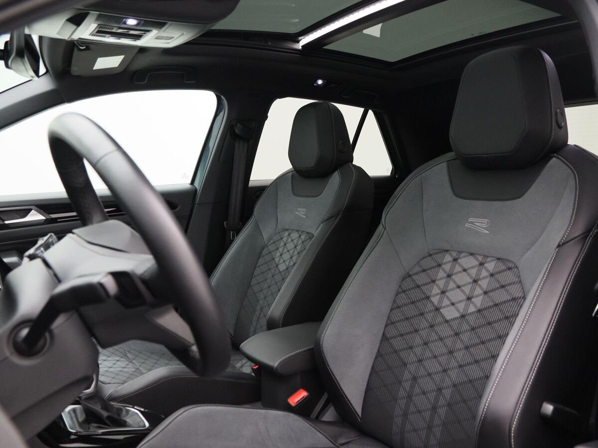 Volkswagen T-Roc 1.5 TSi 150 Pk Automaat R-Line Business | Full LED | Black Style | Panoramadak | Navigatie | Stoelverwarming | Camera | 18 Inch | 22.475 Km!!