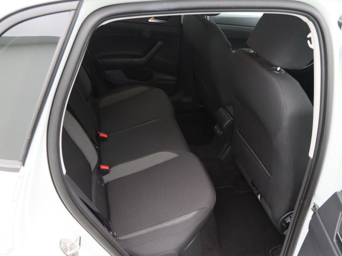 Volkswagen Polo 1.0 TSi Life | Airco | Adaptive Cruise | 15 Inch | Carplay | Privacy Glass | 32.010 Km!!