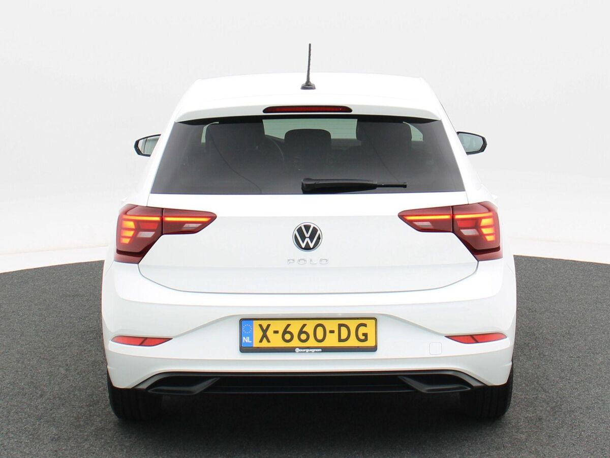 Volkswagen Polo 1.0 TSi Life | Airco | Adaptive Cruise | 15 Inch | Carplay | Privacy Glass | 32.010 Km!!