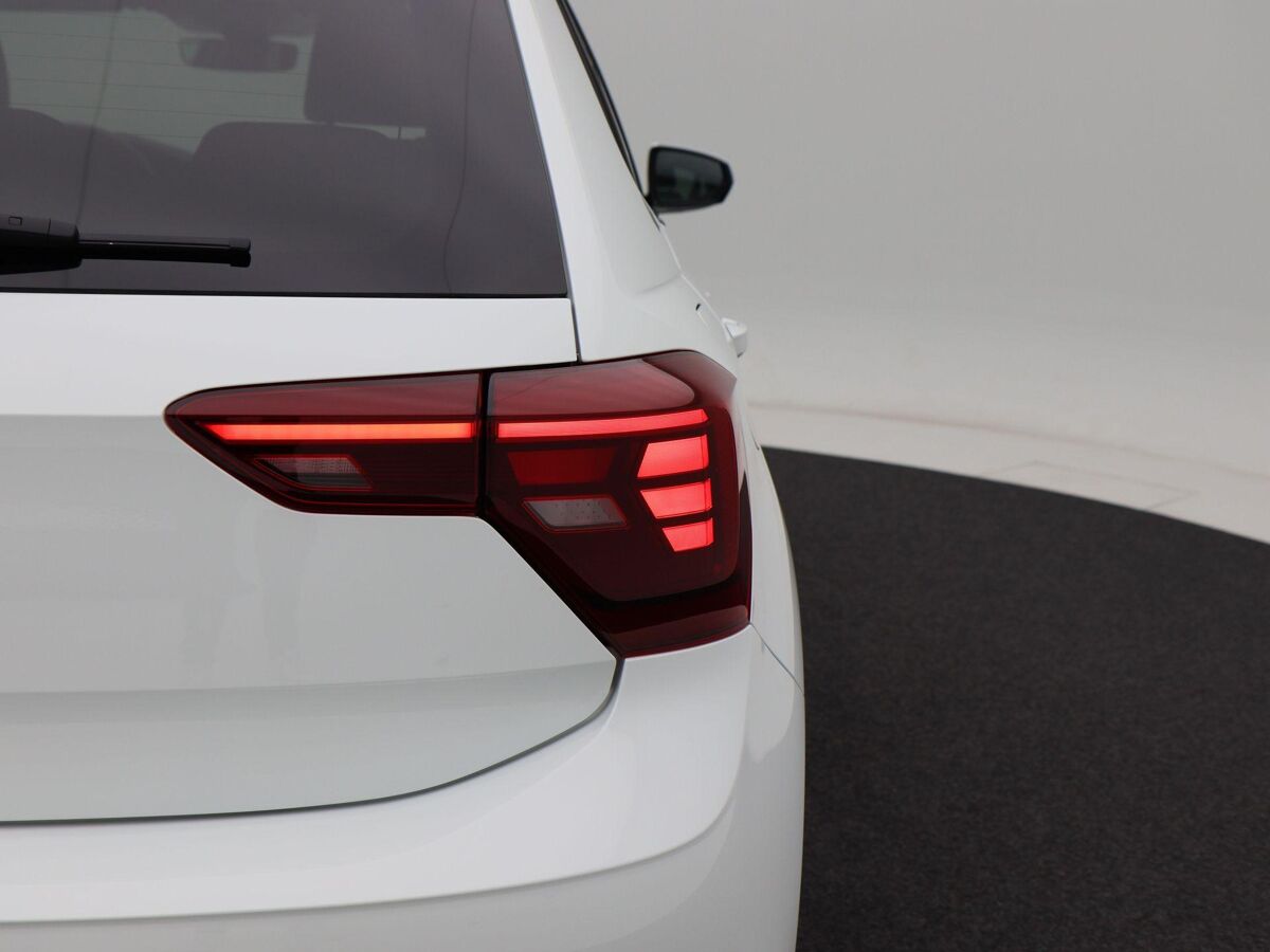 Volkswagen Polo 1.0 TSi Life | Airco | Adaptive Cruise | 15 Inch | Carplay | Privacy Glass | 32.010 Km!!