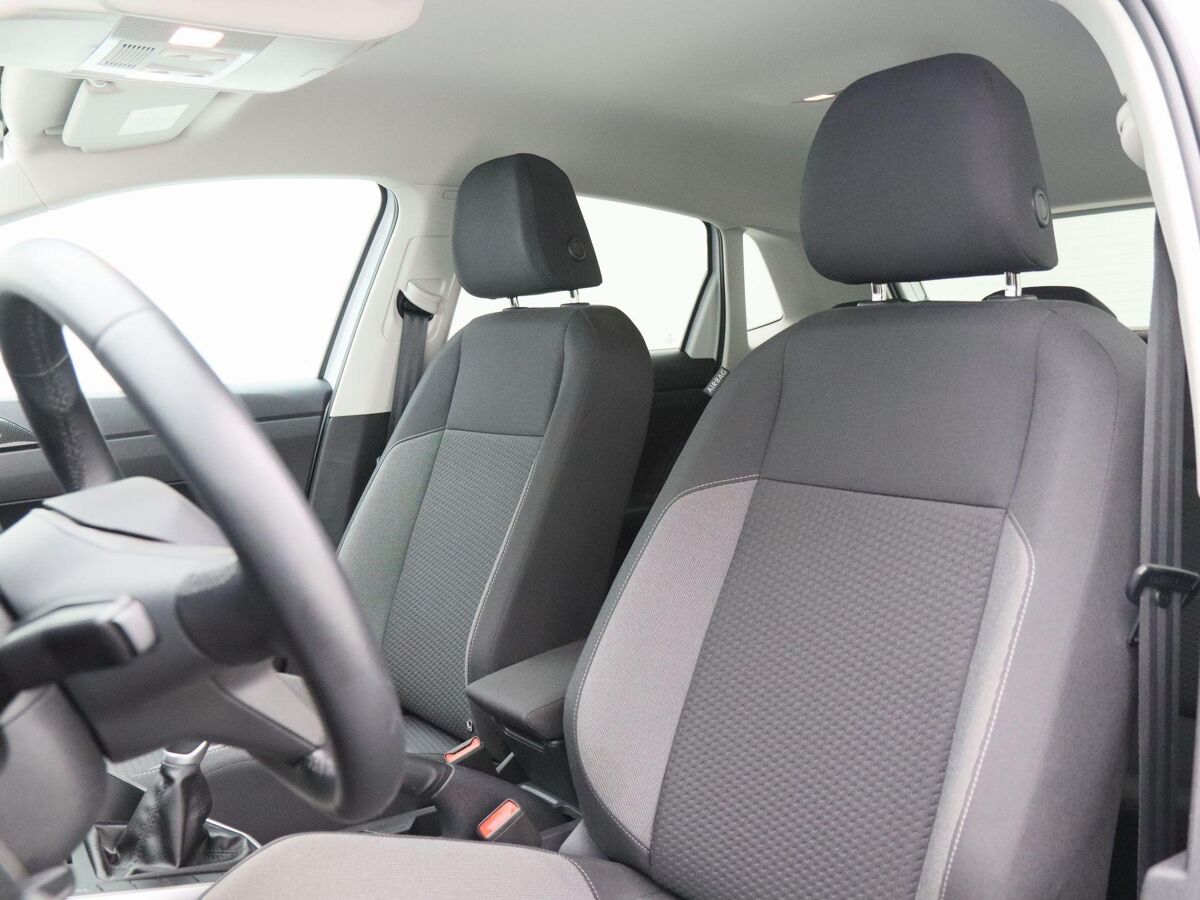 Volkswagen Polo 1.0 TSi Life | Airco | Adaptive Cruise | 15 Inch | Carplay | Privacy Glass | 32.010 Km!!