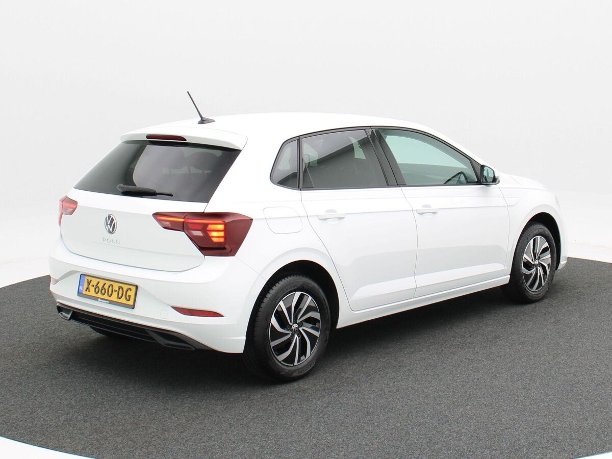 Volkswagen Polo 1.0 TSi Life | Airco | Adaptive Cruise | 15 Inch | Carplay | Privacy Glass | 32.010 Km!!