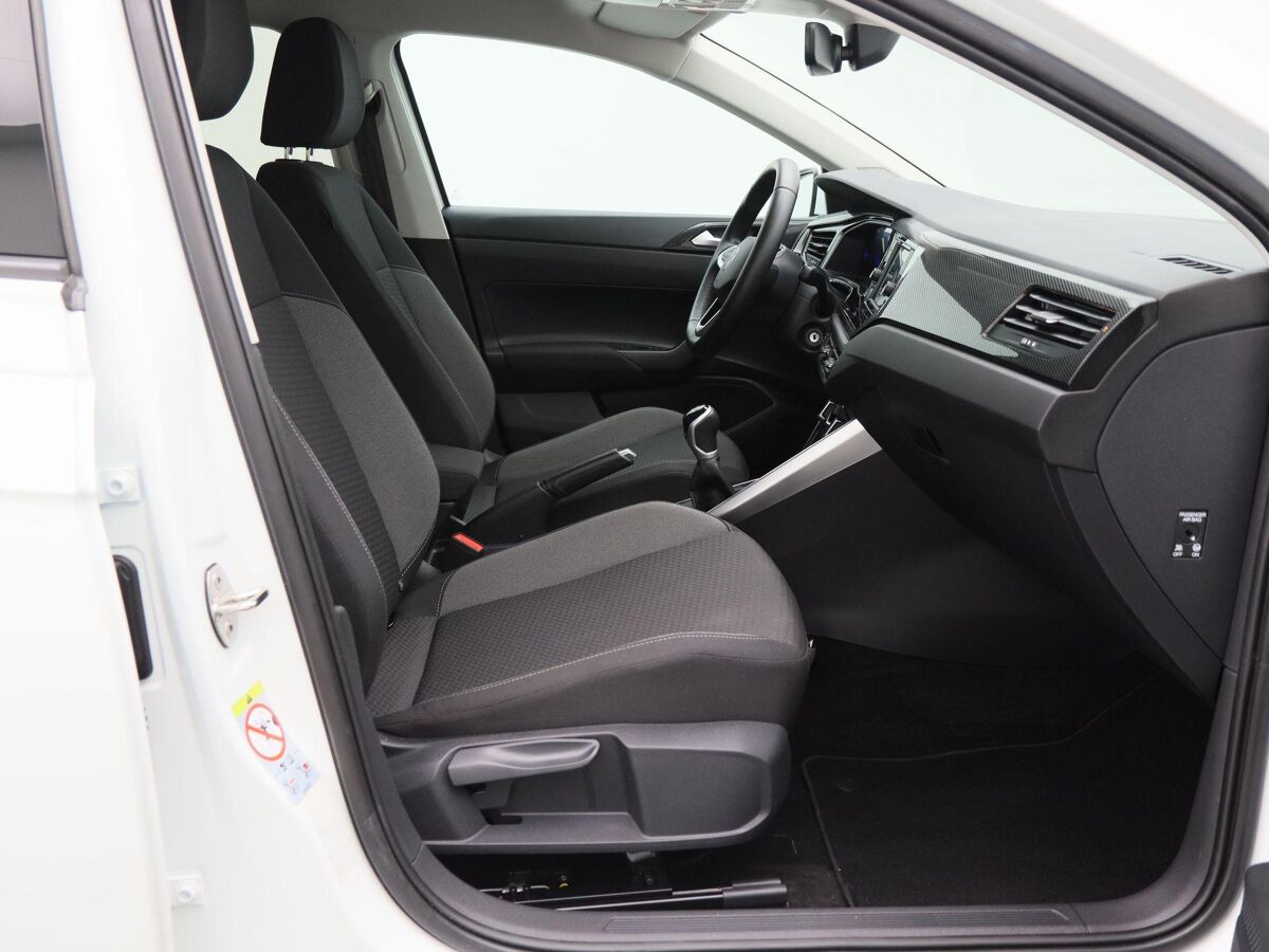 Volkswagen Polo 1.0 TSi Life | Airco | Adaptive Cruise | 15 Inch | Carplay | Privacy Glass | 32.010 Km!!