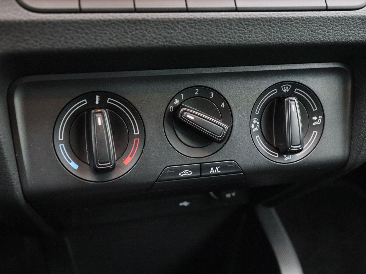 Škoda Fabia Combi 1.0 TSi Automaat Ambition | Cruise Control | CarPlay | Navigatie | Bluetooth | 15 Inch | 62.727 Km!!