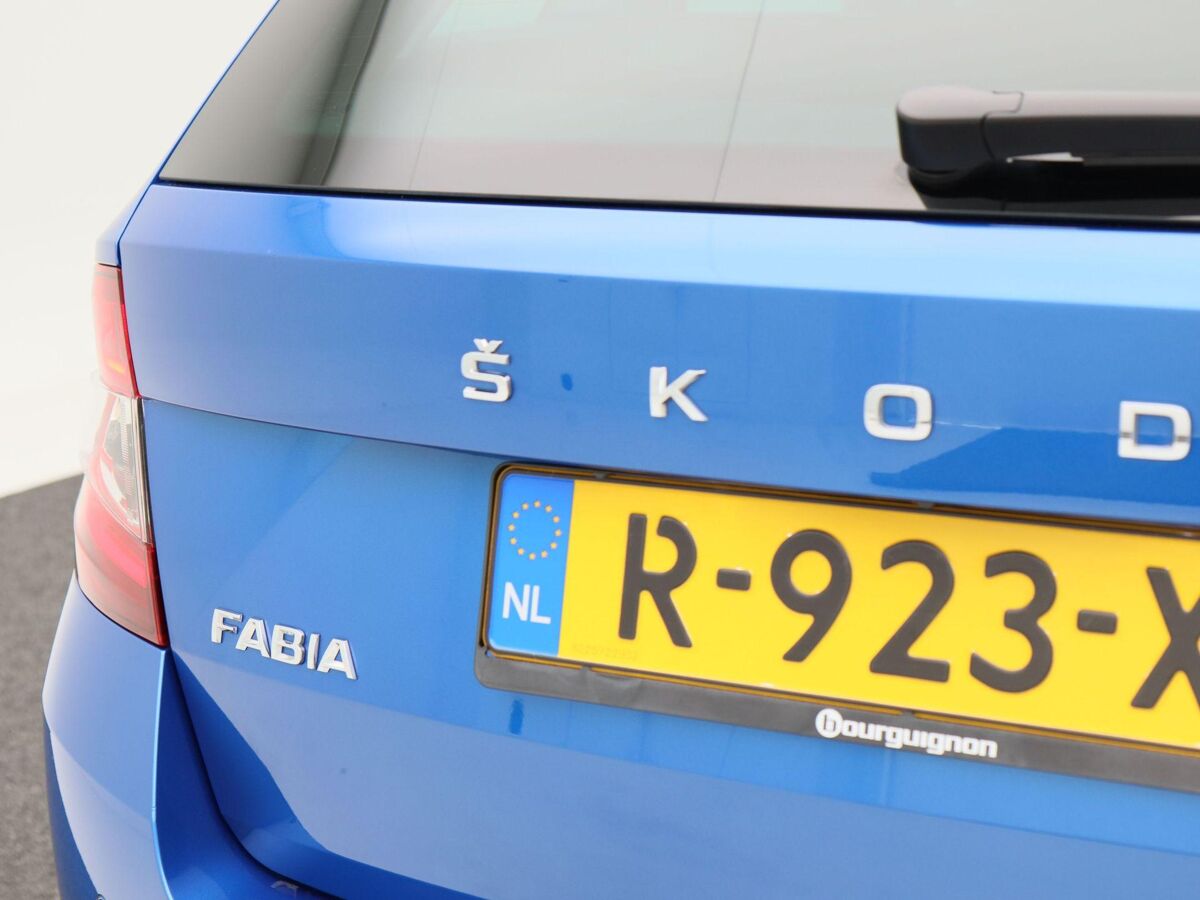 Škoda Fabia Combi 1.0 TSi Automaat Ambition | Cruise Control | CarPlay | Navigatie | Bluetooth | 15 Inch | 62.727 Km!!