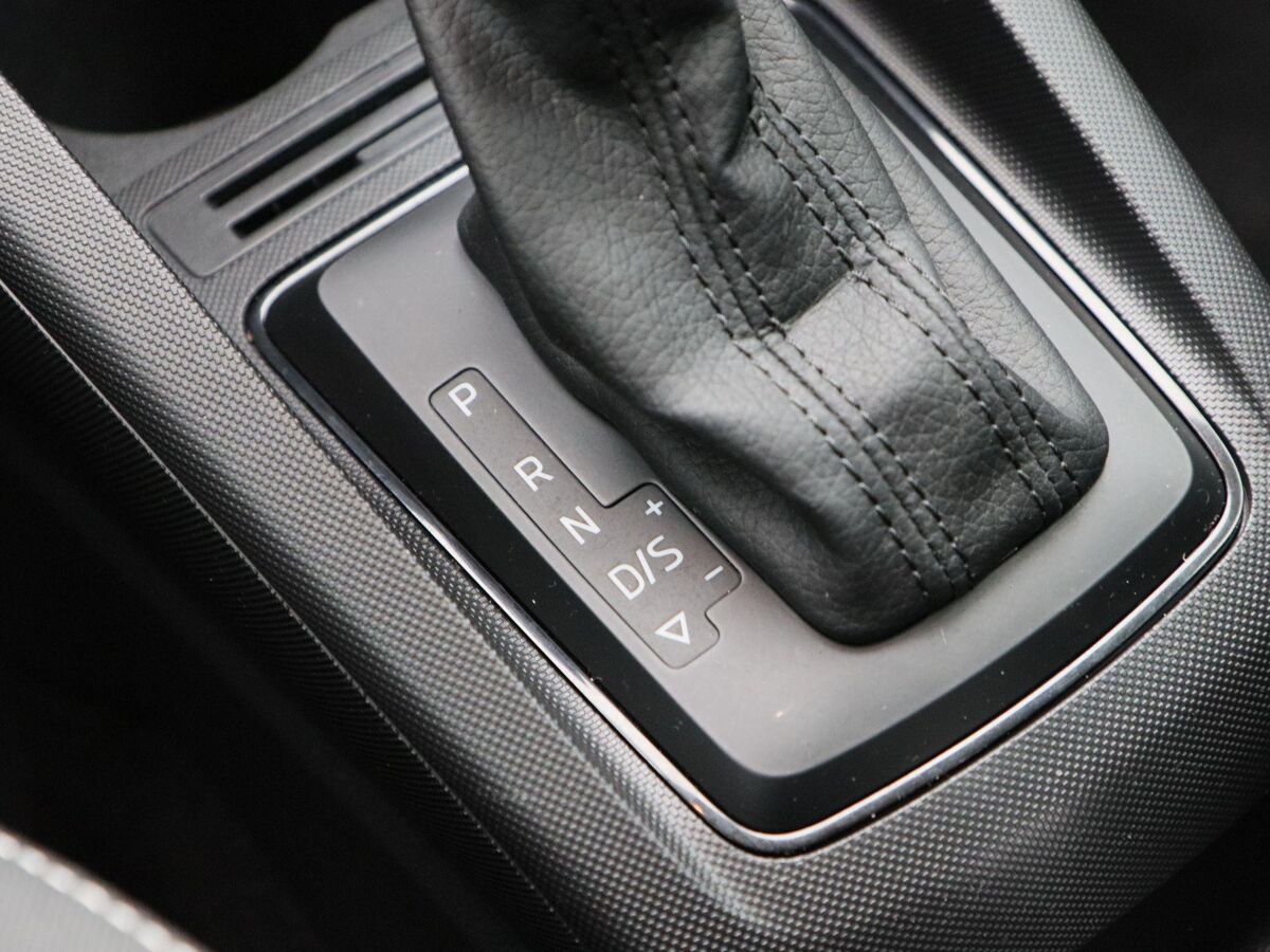 Škoda Fabia Combi 1.0 TSi Automaat Ambition | Cruise Control | CarPlay | Navigatie | Bluetooth | 15 Inch | 62.727 Km!!