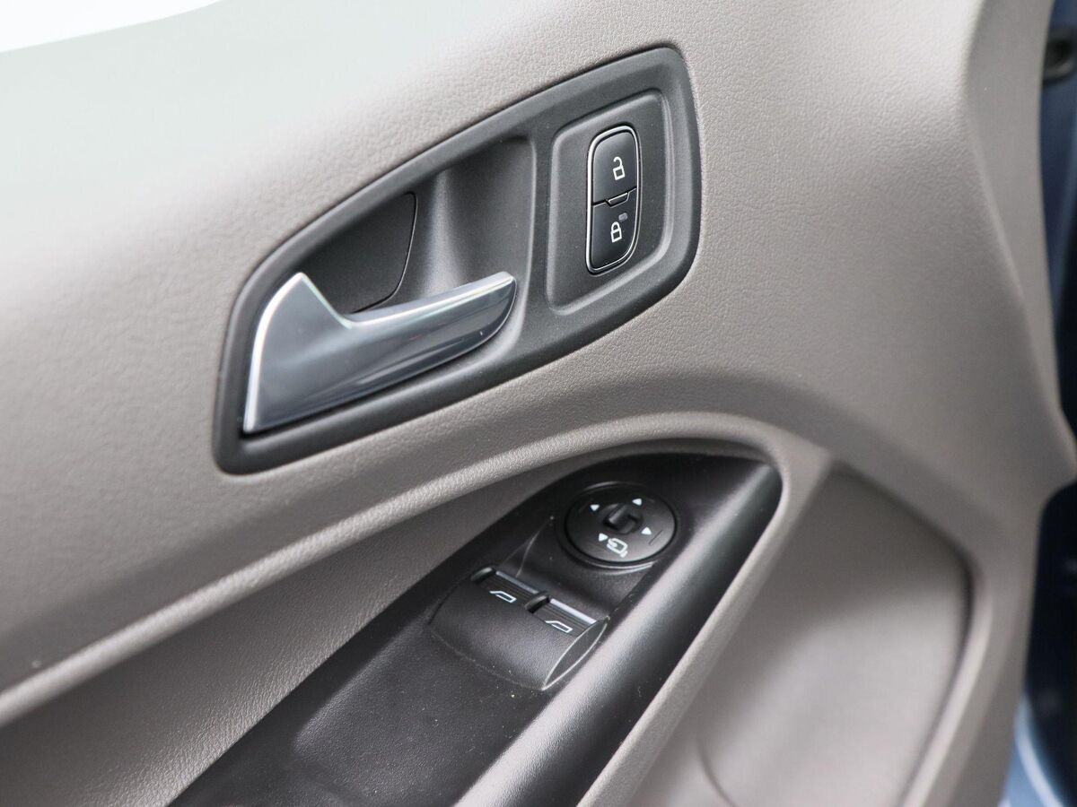 Ford Transit Connect 1.5 EcoBlue L2 Limited | Cruise Control | Climate Control | Stoelverwarming | Bluetooth | Navigatie | Trekhaak | Camera | 53617 Km!!