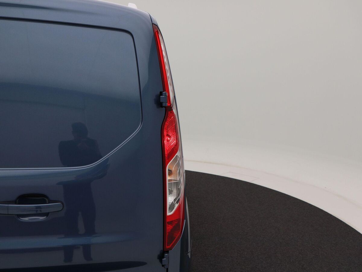 Ford Transit Connect 1.5 EcoBlue L2 Limited | Cruise Control | Climate Control | Stoelverwarming | Bluetooth | Navigatie | Trekhaak | Camera | 53617 Km!!