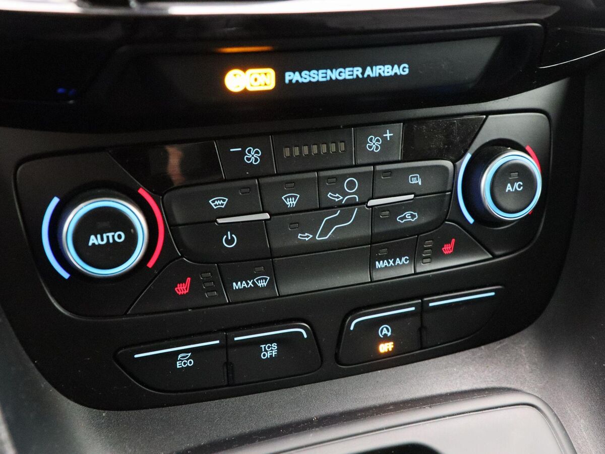 Ford Transit Connect 1.5 EcoBlue L2 Limited | Cruise Control | Climate Control | Stoelverwarming | Bluetooth | Navigatie | Trekhaak | Camera | 53617 Km!!